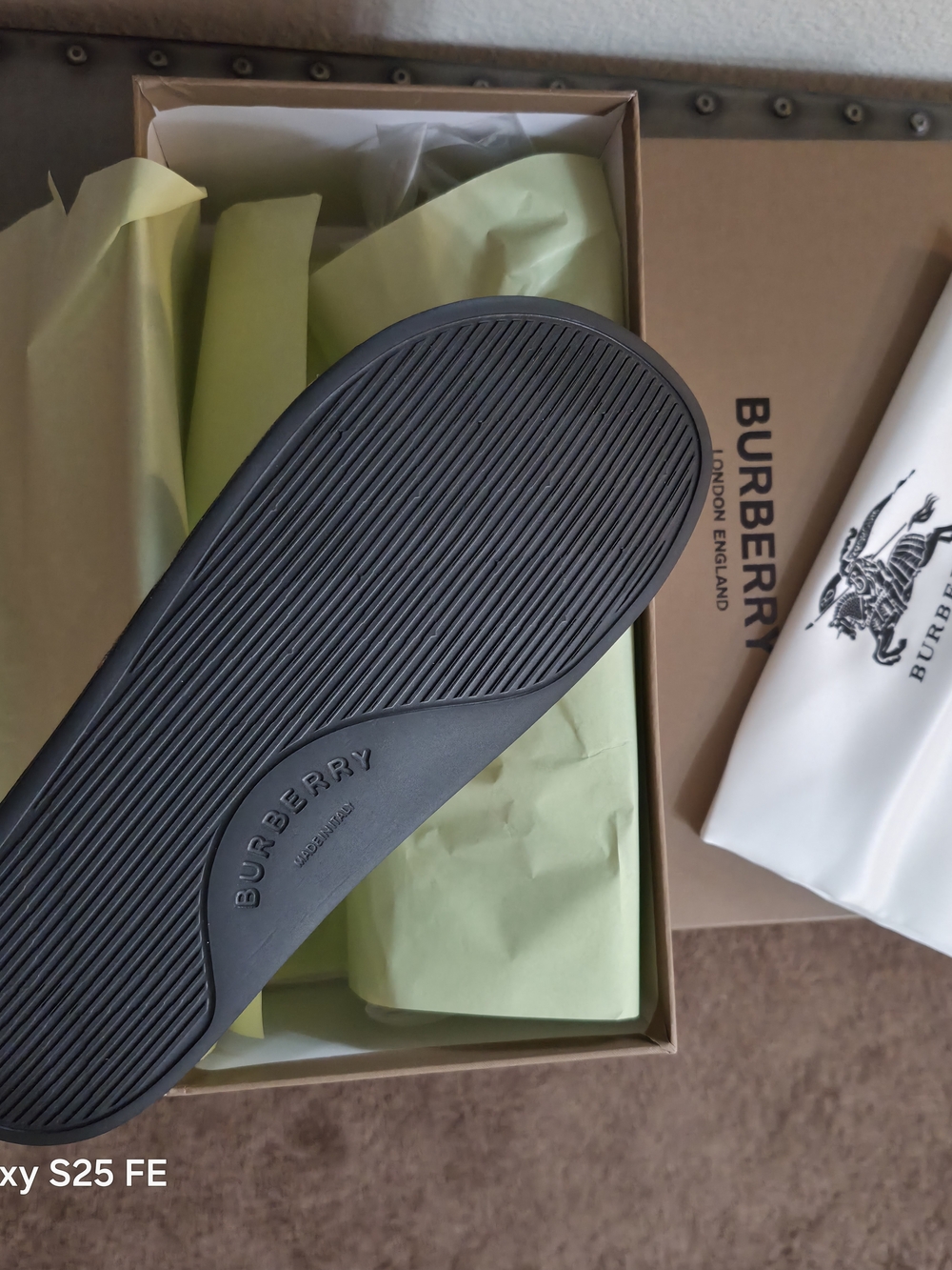 Burberry Mens/Womens Slides Size Europe 40, M7.5, W9 Brand New - Picture 3 of 5